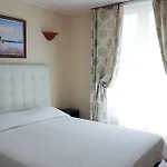 Du Mont Blanc Hotel