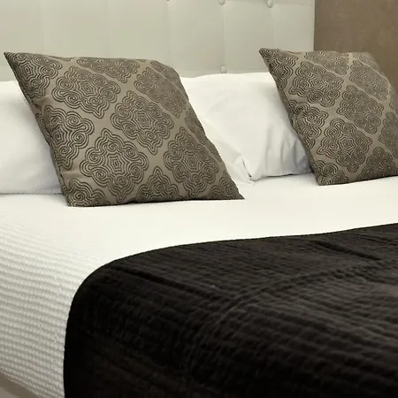Du Mont Blanc Hotel