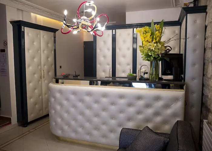 Отель Du Mont Blanc Париж