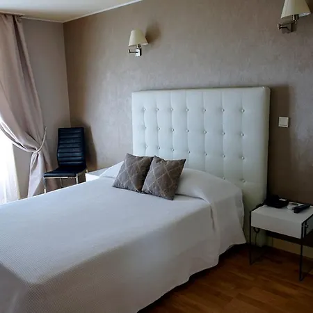 Du Mont Blanc פריז